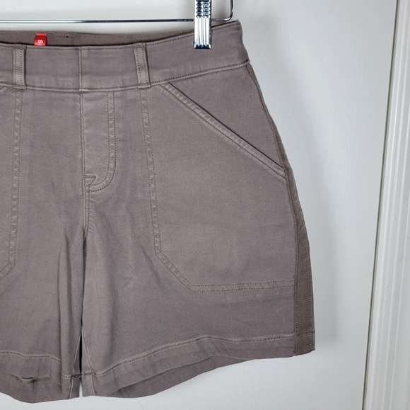 Spanx 6" Stretch Twill Brown Shorts Size Small - Picture 2 of 9